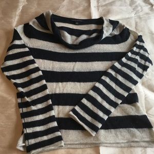 Women’s Banana Republic Sweater